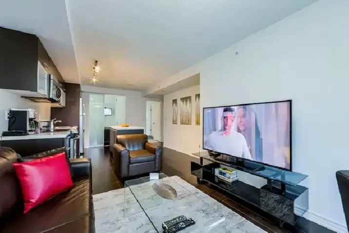 Furnished 2 Bed, 2 Bath Condo (Sleeps6) – Near SickKids Hospital