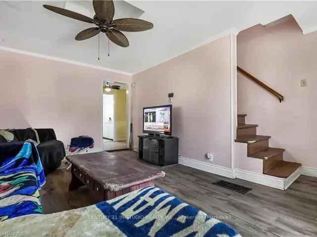 Freshly Painted Century Home Near Downtown Markdale