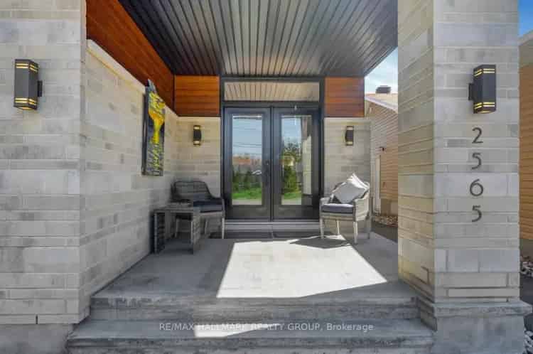 Orleans Duplex 2019 Built 2x 3-Bed 2-Bath Modern Finishes 1 Car Garage