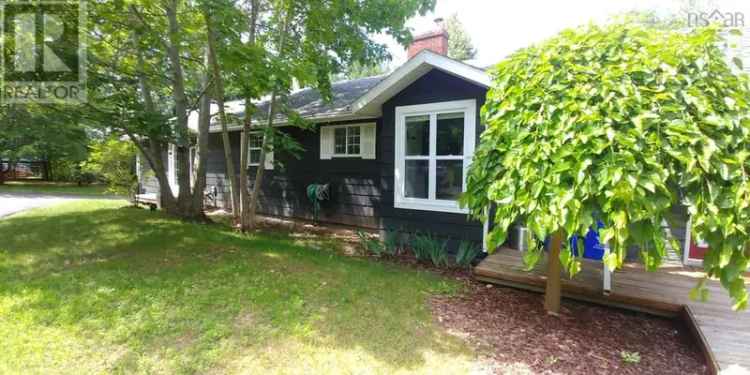 Charming Bungalow Near Kings County Academy