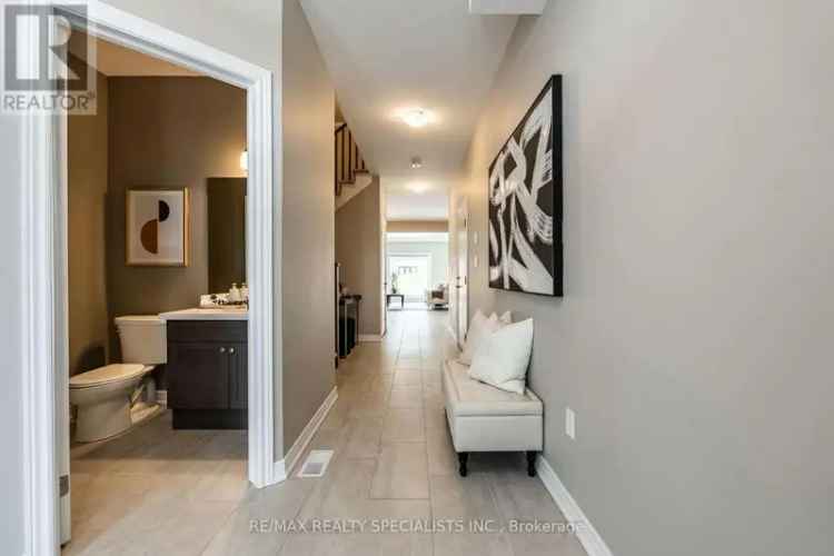 Gorgeous 2000 Sq Ft Freehold Townhouse 3 1 Bedrooms Modern Kitchen