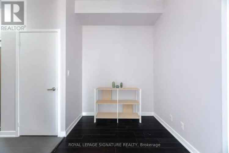 Spacious 2 Bed 1 Den Condo in Mississauga City Centre