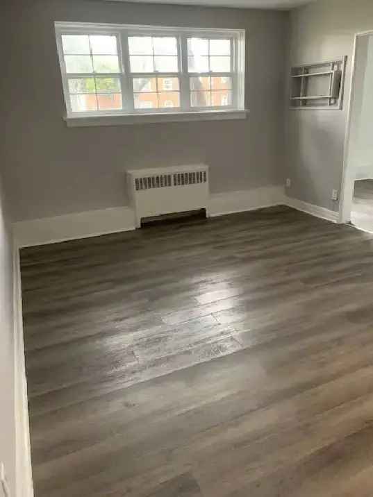 Fully Renovated 2bdrm - ByronWest - January 1 - $1850