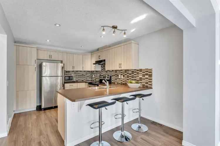 Beautiful Upgraded Townhome with 2 Ensuites No Condo Fees