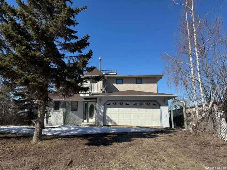 Regina Beach Family Home 3 Beds 3 Baths 1539 sq ft
