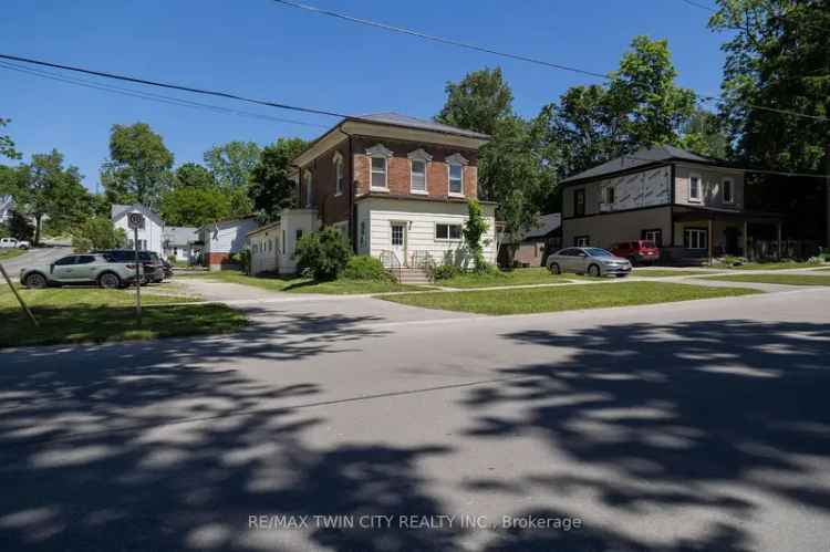 House For Sale in Waterford, Ontario