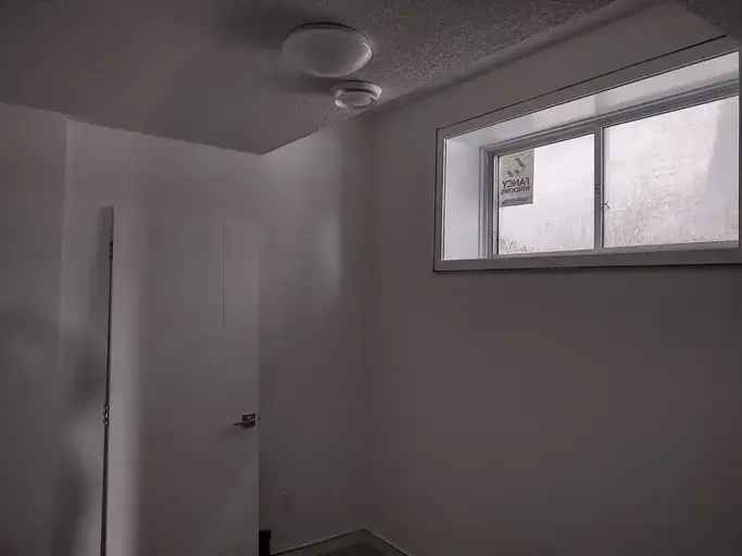 Rent Duplex in Edmonton with 2 Bedrooms and 2 Full Bathrooms