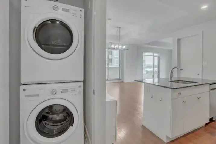 Open Concept 2 Bed 2 Bath Condo for Rent in Little Italy!