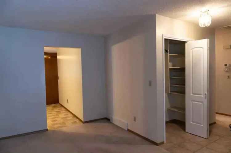 House For Rent in Calgary, Alberta