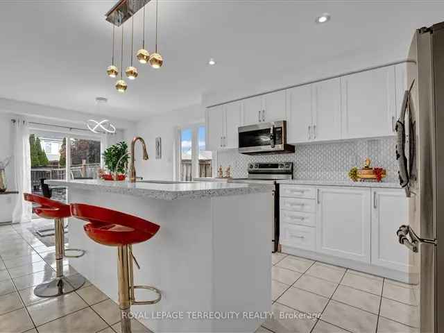 Family Home in Desirable Parkridge Neighbourhood