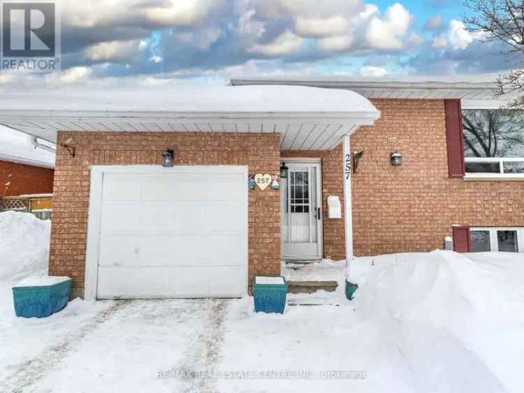 Kitchener Legal Duplex Newly Renovated 5 Bedroom Large Driveway