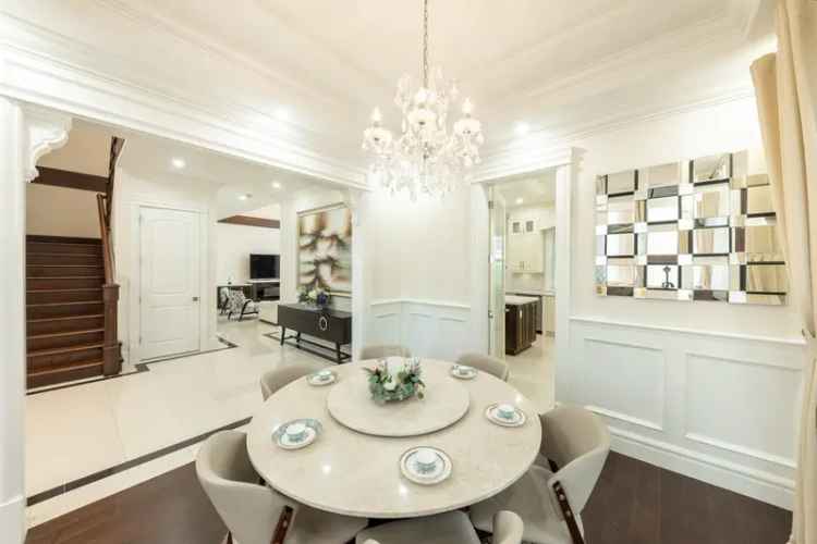 Luxury 5-Bedroom House in Saunders Neighbourhood