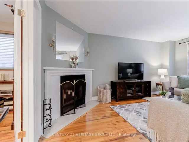 House For Sale in Newmarket, Ontario