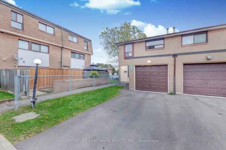 House For Sale in Brampton, Ontario