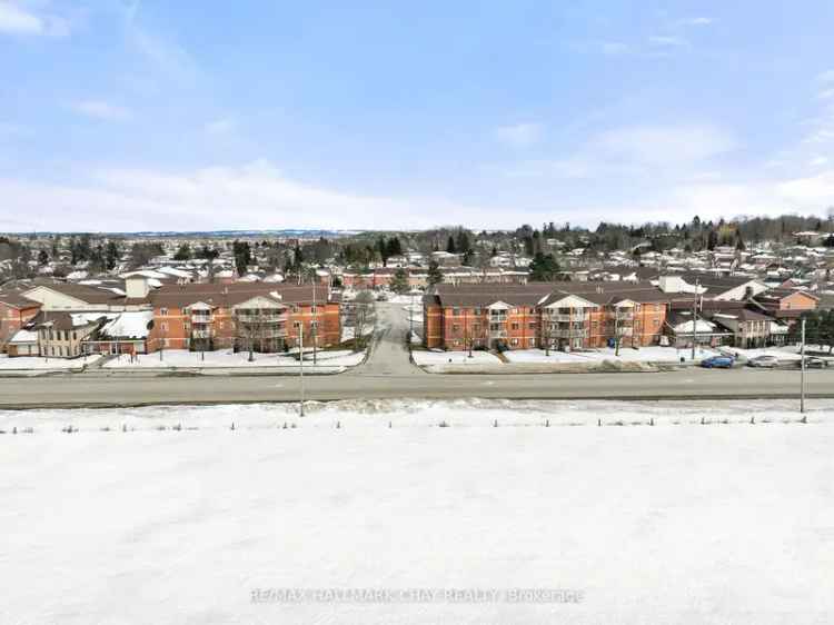 Condominium for Rent in Alliston with 3 Bedrooms and Great Amenities