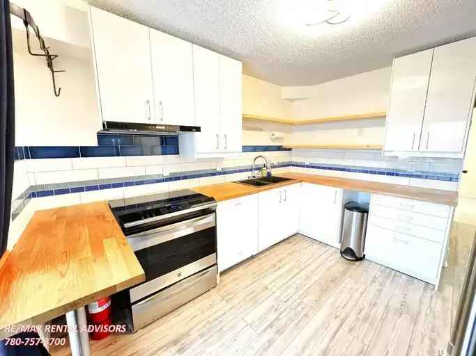 Rent Family-Friendly Townhouse in Edmonton with Bonus Room and Finished Basement