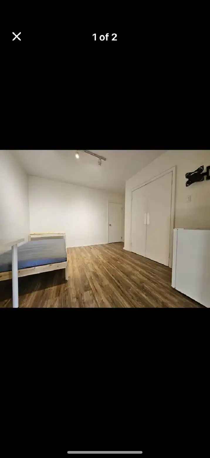 Rent Spacious Private Bedroom in Prime Location Near Dufferin St