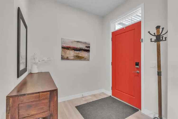 Stunning Family Home in Cochrane Heartland 3 Bed 35 Bath