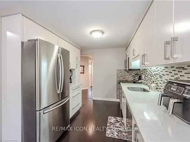 Spacious 3 Bedroom Townhouse Near Conestoga College