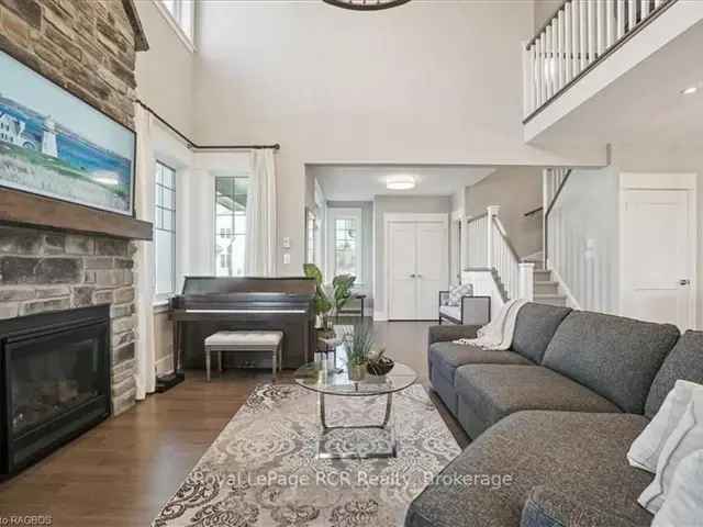 Townhouse For Sale in Georgian Bluffs, Ontario