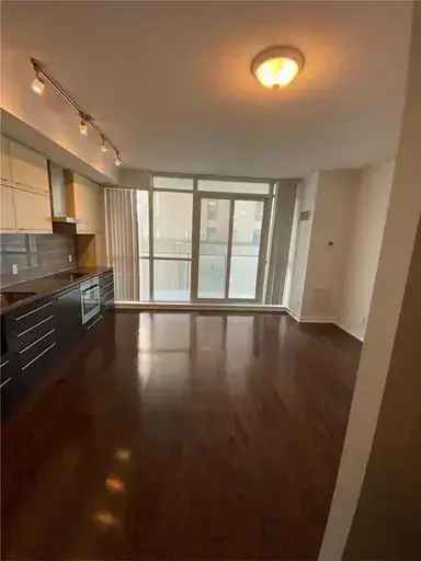 Rent Modern Condo in Toronto Near U of T with Luxury Amenities