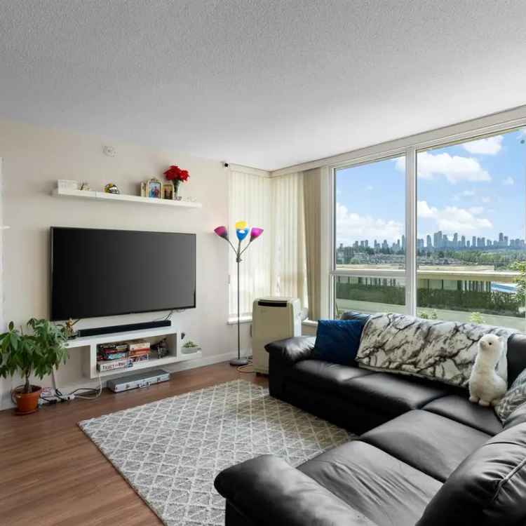 Brentwood 2 Bed 2 Bath Corner Suite with City Views