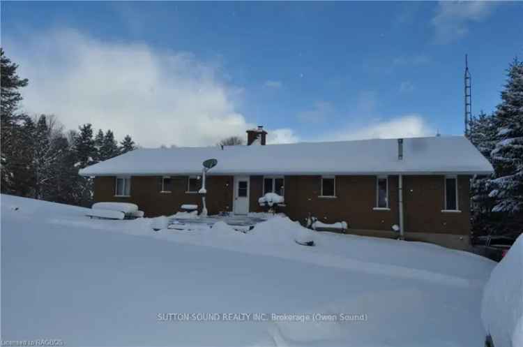 House For Sale in Meaford, Ontario