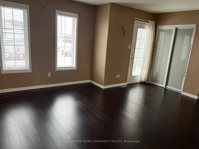 Spacious Freehold Townhome 2000+ Sqft Finished Basement South Backyard