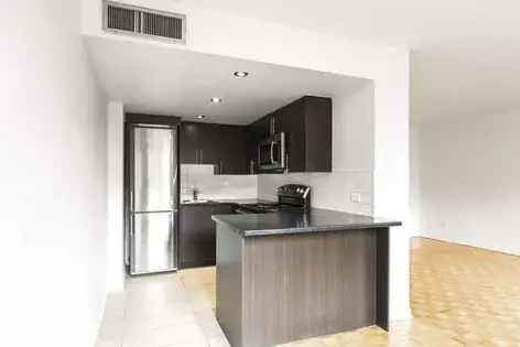 Rent 1 Room Apartment in Montreal with Modern Amenities