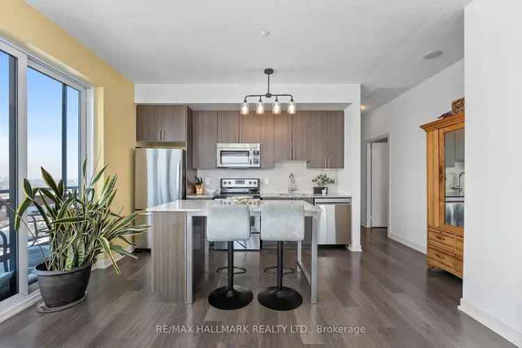 Buy Penthouse in Downtown Toronto with Stunning Views and Modern Features