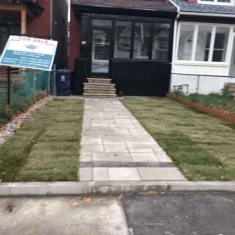 House For Sale in Toronto, Ontario