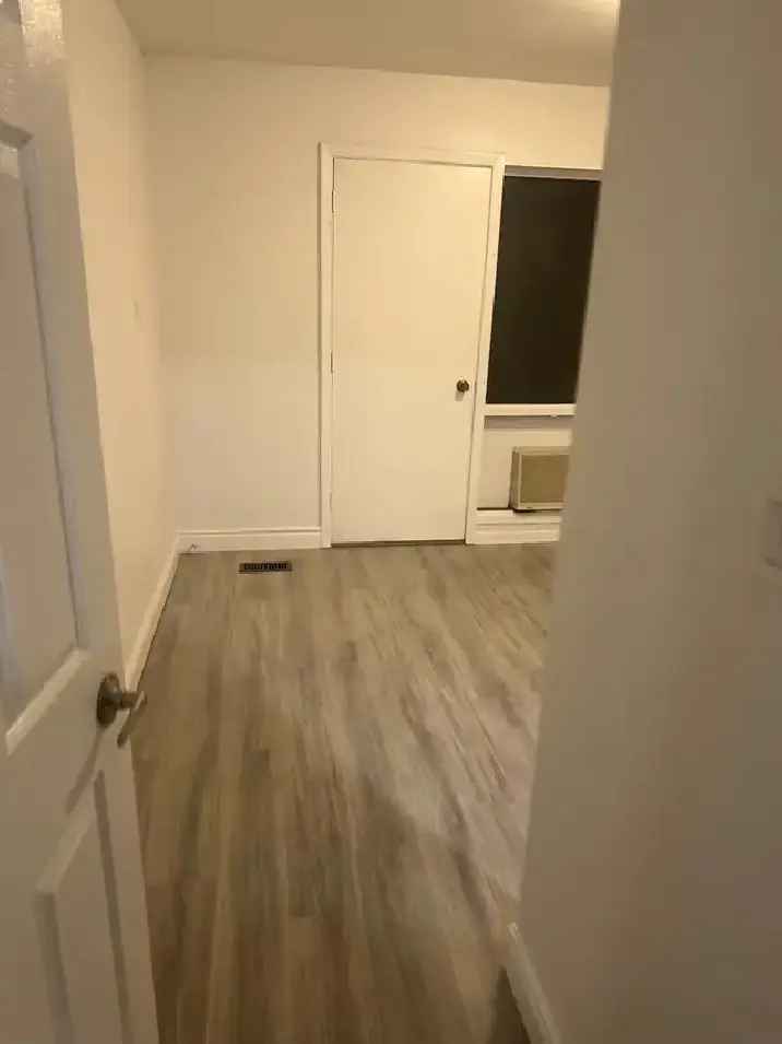 Spacious Room for Rent Near Steeles and Hilda