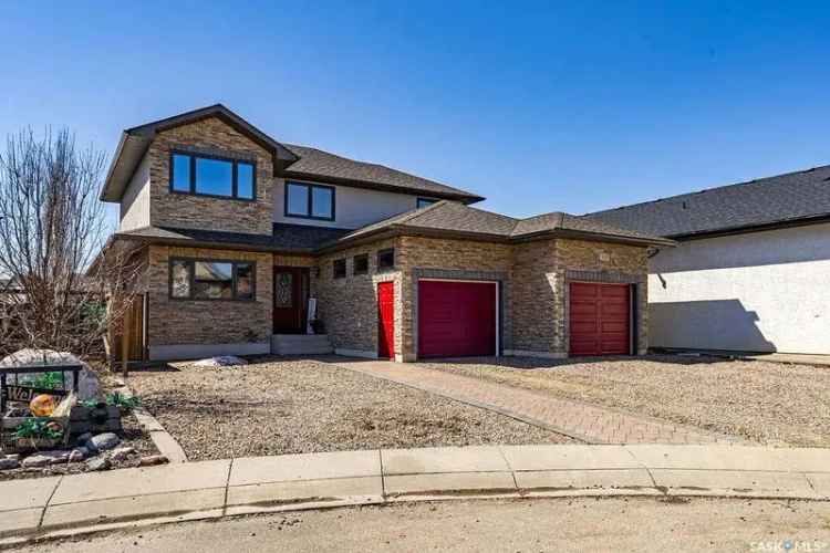 Family Home in Hampton Village Park backing Two-Storey Walkout