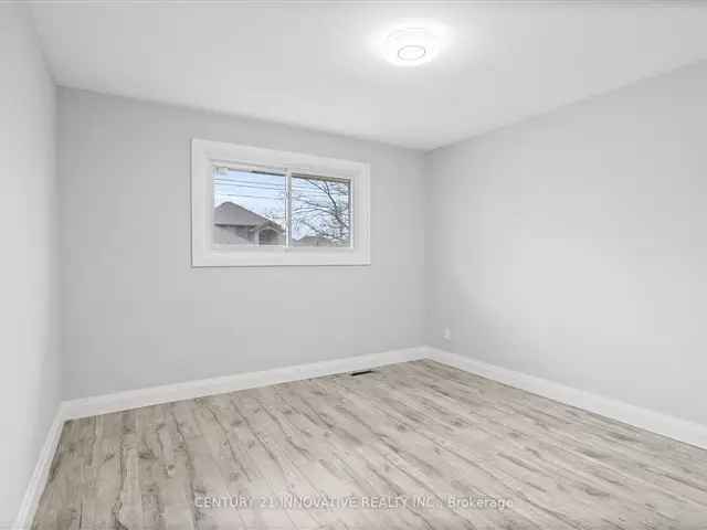 Charming South Windsor Bungalow Spacious Reno'd Main Floor