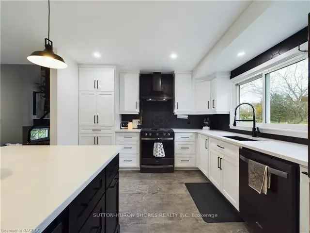 1924 sq ft Renovated Home in Tiverton ON