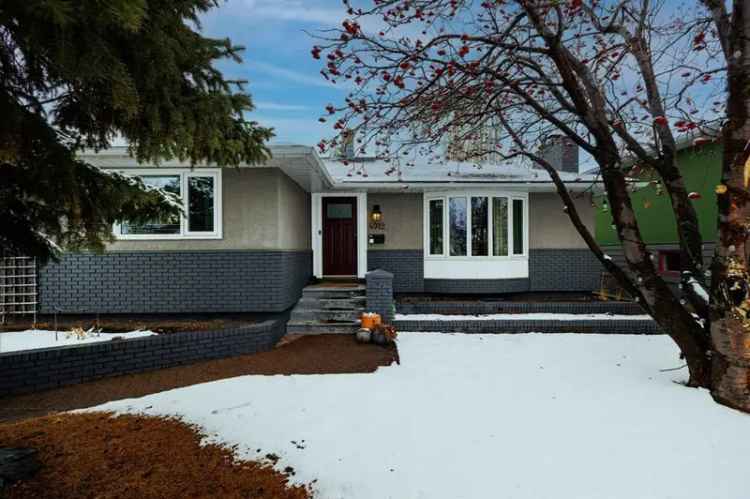 House For Sale in Calgary, Alberta