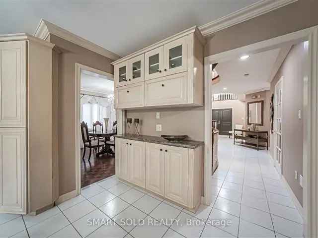 Beautiful 4-Bedroom Detached Home in Maple