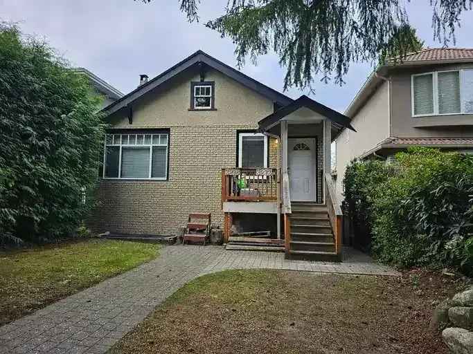 3275 West 32nd Avenue -  in Vancouver