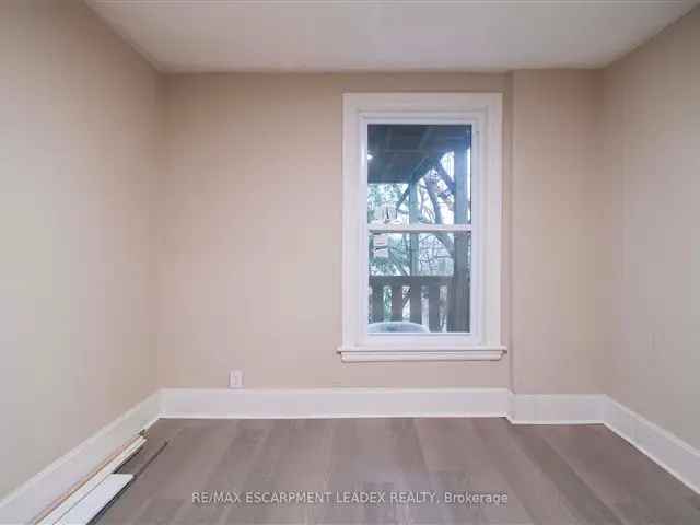 House For Sale in 417, King Street West, Hamilton, Ontario