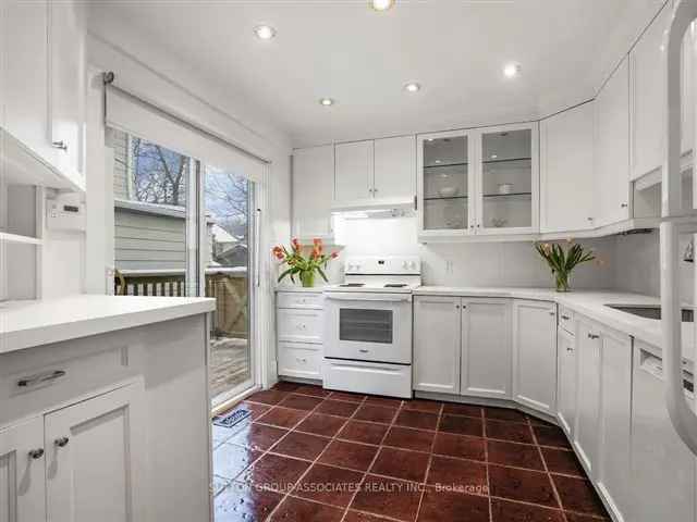 Charming Century Home in Humewood Cedarvale Steps to Wychwood Barns