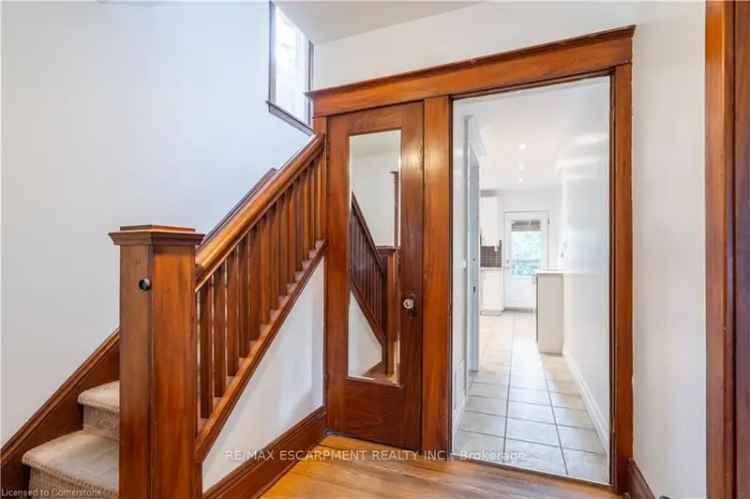 House For Sale in Hamilton, Ontario