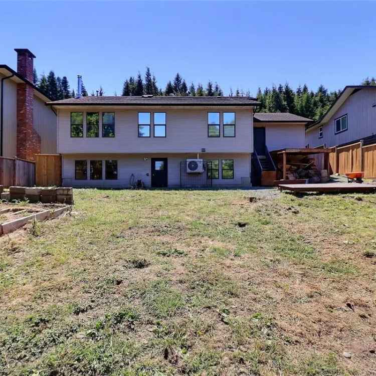 Modernized 5-Bed, 3-Bath Family Home in Port Hardy