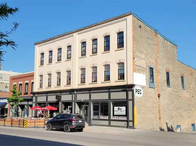 Rent adult only apartment in Picton with downtown amenities