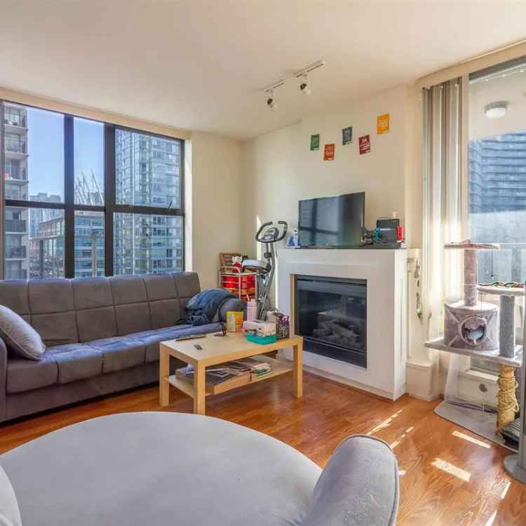 Yaletown 1-Bed+Flex Corner Unit for Sale