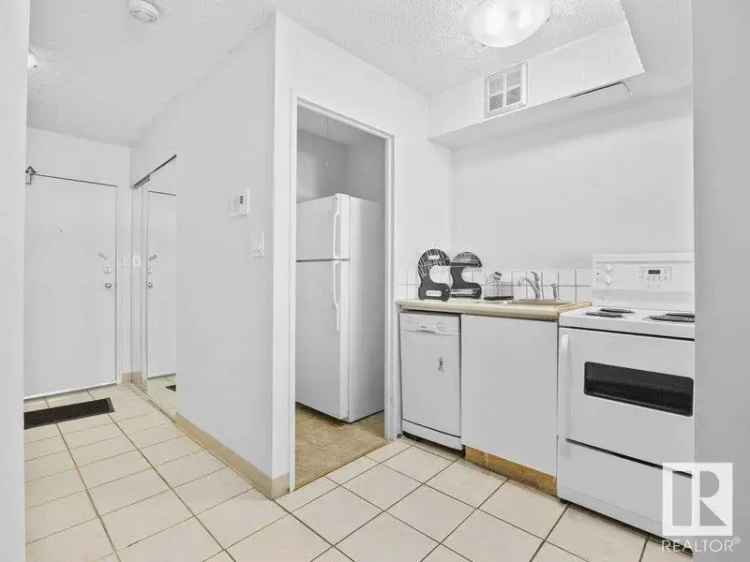 Oliver Suite: Downtown Condo with Amenities