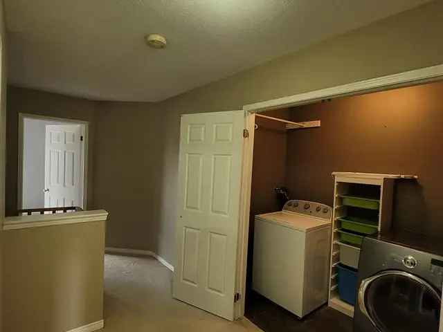 Townhouse For Rent in Cambridge, Ontario