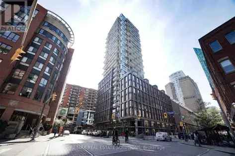 1 Bedroom 100m2 Downtown Toronto Condo with Water Views