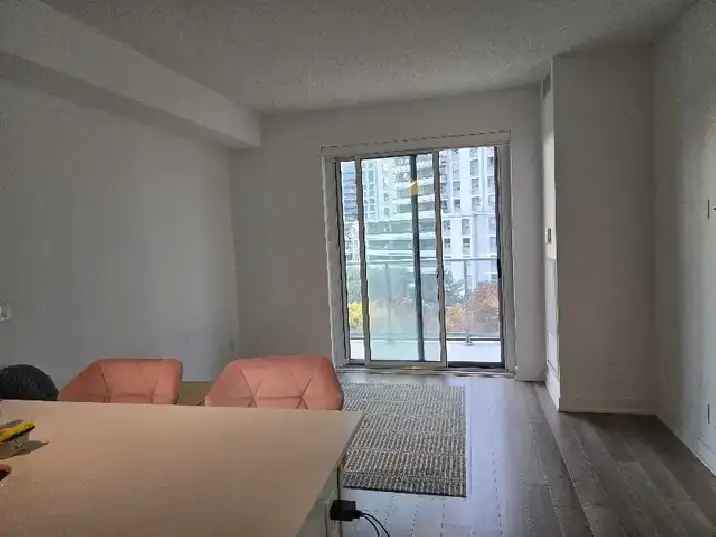 512-5180 Yonge St – 1-Bedroom, $2400/month, Direct Subway Access