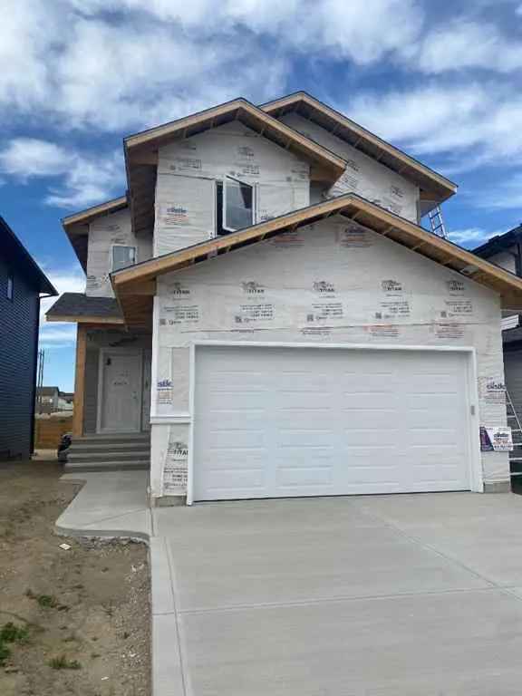 House For Rent in Blackfalds, Alberta