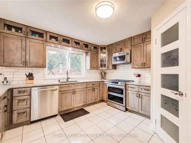 House For Sale in Cambridge, Ontario